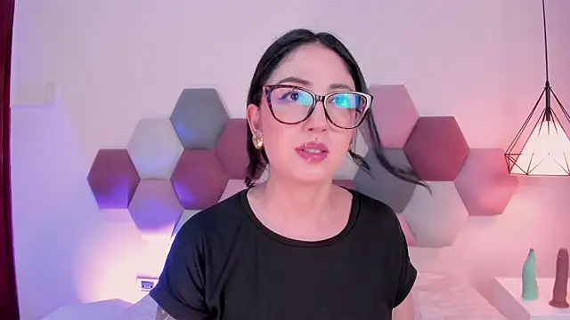 Emilywatsonn online show from 03.06.26