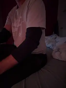 Snapshot of Bennyben8604 chatting on 12.11.24 Bennyben8604 online show from 12.11.24