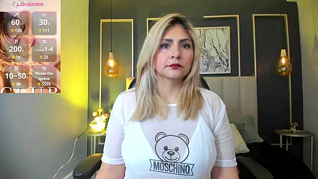 Snapshot of Melanie_silver_ chatting on 02.20.25 Melanie silver online show from 02.20.25