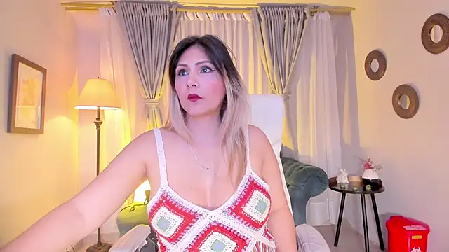 Snapshot of Melanie_silver_ chatting on 09.17.25 Melanie silver online show from 09.17.25