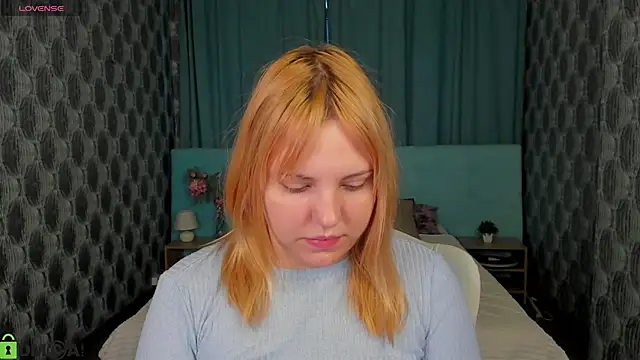 Snapshot of Stacy_Luv chatting on 09.13.25 Stacy Luv online show from 09.13.25
