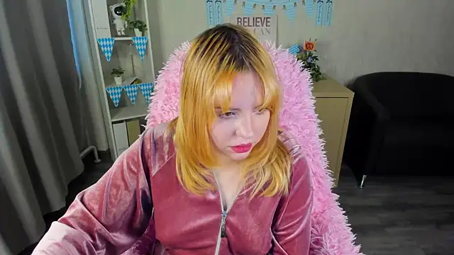 Snapshot of Stacy_Luv chatting on 10.15.25 Stacy Luv online show from 10.15.25