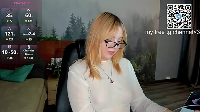 Stacy Luv online show from 10.17.25