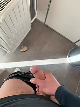 Snapshot of Siggidc2n chatting on 03.19.26 Siggidc2n online show from 03.19.26