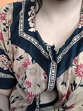 Snapshot of Aaradhya chatting on 12.08.24 Aaradhya online show from 12.08.24