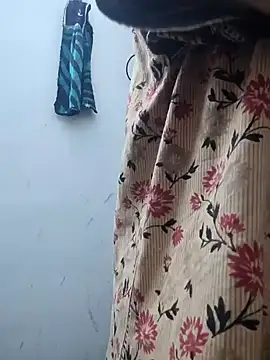 Snapshot of Aaradhya chatting on 12.19.24 Aaradhya online show from 12.19.24