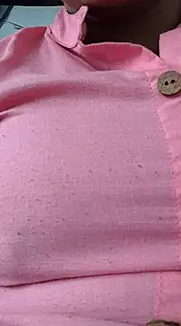 Snapshot of Aaradhya chatting on 12.25.24 Aaradhya online show from 12.25.24