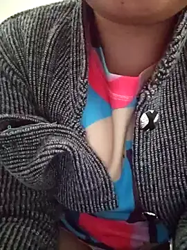 Snapshot of Aaradhya chatting on 12.26.24 Aaradhya online show from 12.26.24