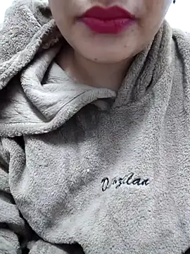 Snapshot of Aaradhya chatting on 01.08.25 Aaradhya online show from 01.08.25