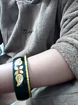 Snapshot of Aaradhya chatting on 01.17.25 Aaradhya online show from 01.17.25