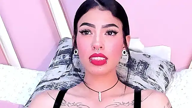 Snapshot of Eva_Benely chatting on 01.17.25 Eva Benely online show from 01.17.25
