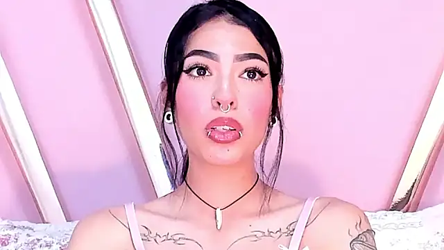 Snapshot of Eva_Benely chatting on 01.21.25 Eva Benely online show from 01.21.25