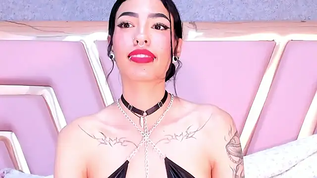Snapshot of Eva_Benely chatting on 01.22.25 Eva Benely online show from 01.22.25