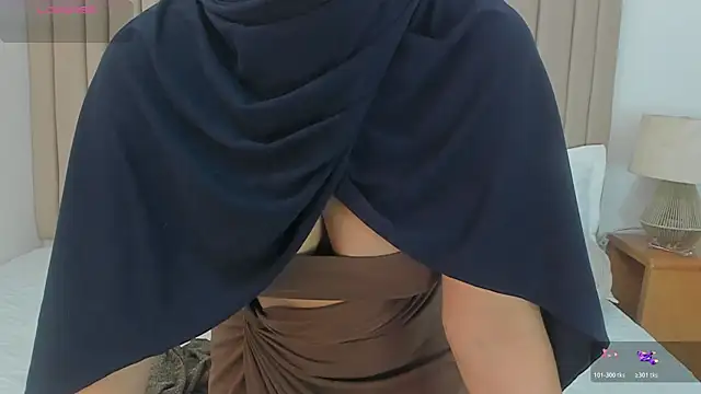 Snapshot of izadii chatting on 06.15.26 izadii online show from 06.15.26