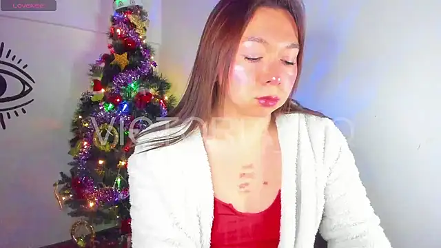 victoria qq online show from 12.22.24