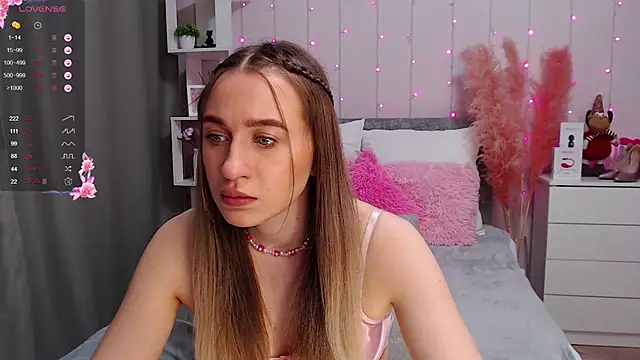 Snapshot of PornoGirlX chatting on 02.05.25 PornoGirlX online show from 02.05.25