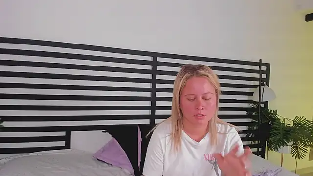 stefanny ruiz  online show from 01.20.25