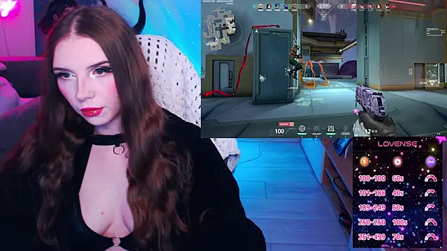 Snapshot of AmyBoop chatting on 12.28.24 AmyBoop online show from 12.28.24