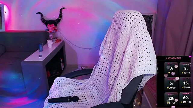 Snapshot of AmyBoop chatting on 11.11.25 AmyBoop online show from 11.11.25