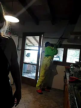 Snapshot of BecciDeluxe chatting on 10.30.25 BecciDeluxe online show from 10.30.25