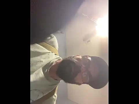 Snapshot of Onesieboy4daddys chatting on 11.26.25 Onesieboy4daddys online show from 11.26.25