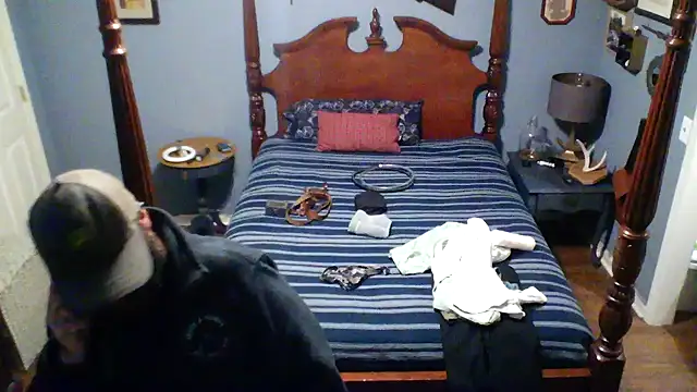 Snapshot of Onesieboy4daddys chatting on 12.17.25 Onesieboy4daddys online show from 12.17.25