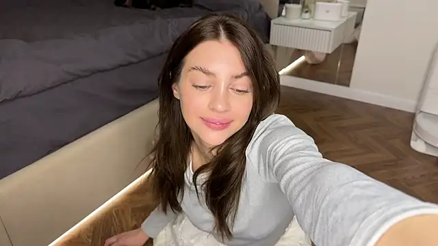 Elsa Ice online show from 01.06.25