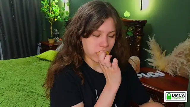 Charlotte wow online show from 03.04.25