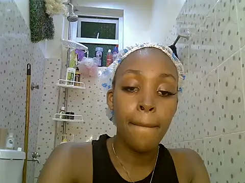 Snapshot of coco-bela chatting on 09.22.25 coco-bela online show from 09.22.25