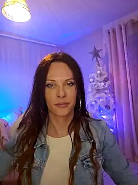 Luna Kitanna online show from 12.15.24