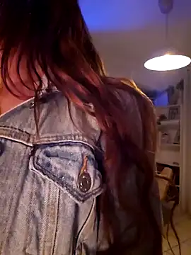 Luna Kitanna online show from 12.15.24