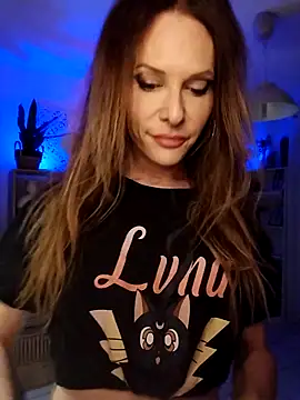 Luna Kitanna online show from 09.09.25