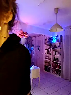 Snapshot of Luna_Kitanna chatting on 11.10.25 Luna Kitanna online show from 11.10.25