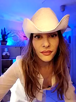 Snapshot of Luna_Kitanna chatting on 11.15.25 Luna Kitanna online show from 11.15.25