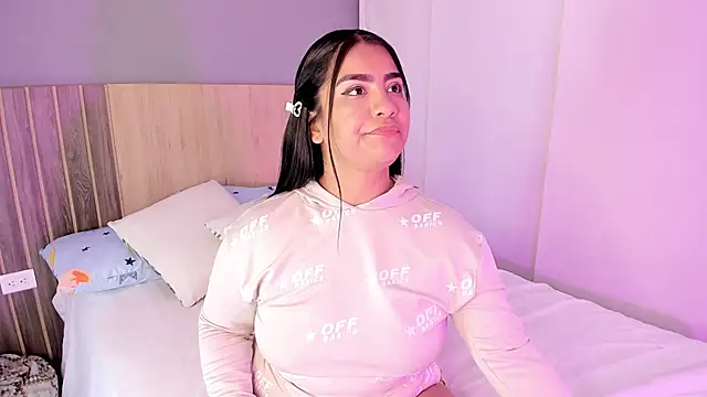 Snapshot of hannnasmith chatting on 11.12.25 hannnasmith online show from 11.12.25