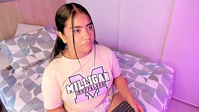 Snapshot of hannnasmith chatting on 11.13.25 hannnasmith online show from 11.13.25