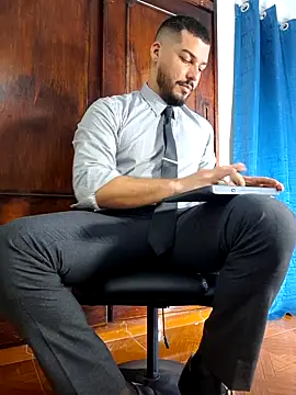 HenryBenso online show from 10.07.25