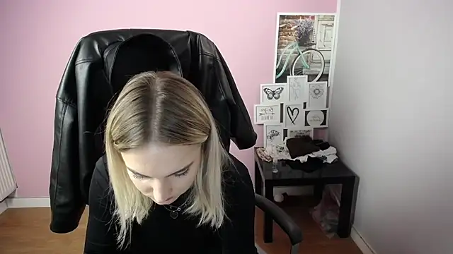 viktoria lovely online show from 10.17.25