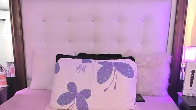 BellaaStarlix online show from 10.10.25