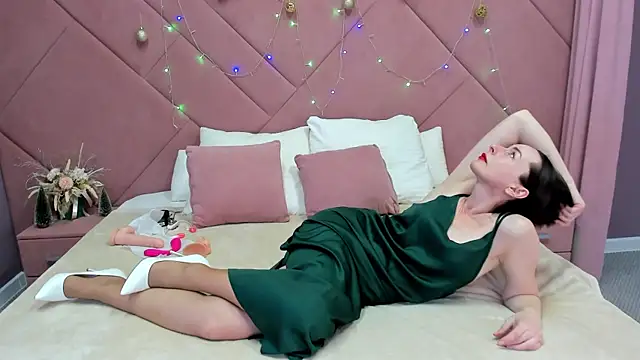 Snapshot of Jaqueline_Richardson chatting on 12.29.24 Jaqueline Richardson online show from 12.29.24