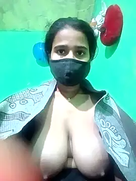 Snapshot of Cuti_jiyax chatting on 12.15.24 Cuti jiyax online show from 12.15.24