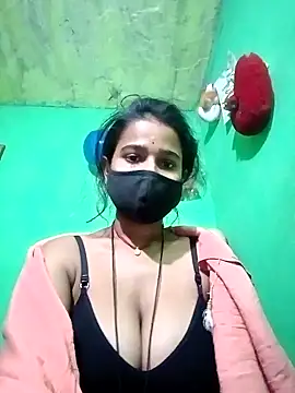 Snapshot of Cuti_jiyax chatting on 12.18.24 Cuti jiyax online show from 12.18.24