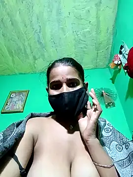 Snapshot of Cuti_jiyax chatting on 01.05.25 Cuti jiyax online show from 01.05.25