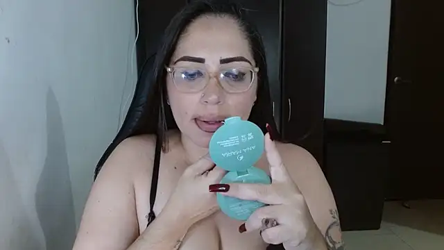 Snapshot of natashasmithe chatting on 11.20.25 natashasmithe online show from 11.20.25