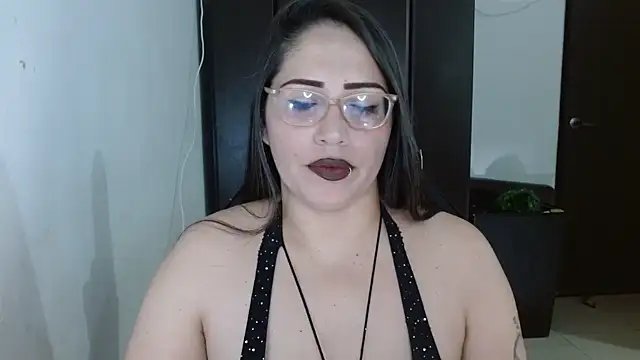 Snapshot of natashasmithe chatting on 11.23.25 natashasmithe online show from 11.23.25