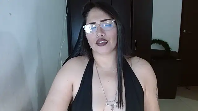 Snapshot of natashasmithe chatting on 11.24.25 natashasmithe online show from 11.24.25