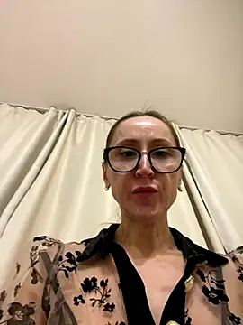 LauraDavis online show from 12.18.25