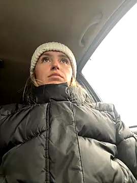 Snapshot of StasyWood chatting on 10.22.25 StasyWood online show from 10.22.25