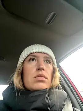 Snapshot of StasyWood chatting on 10.26.25 StasyWood online show from 10.26.25