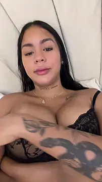 IsabelaVanegas  online show from 11.26.25